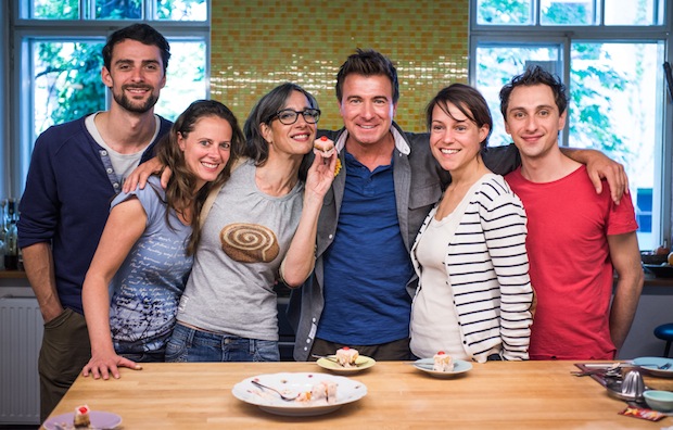 Punschkrapfen á la Jack Titi Laflora, Jack Maxwell & Friends kurz vor dem Genuss der selbstgemachten Punschkrapfen